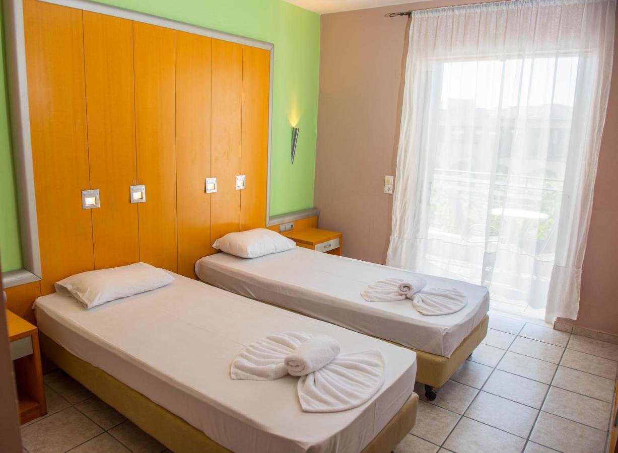 Mojo Hotel Laganas Esterno foto