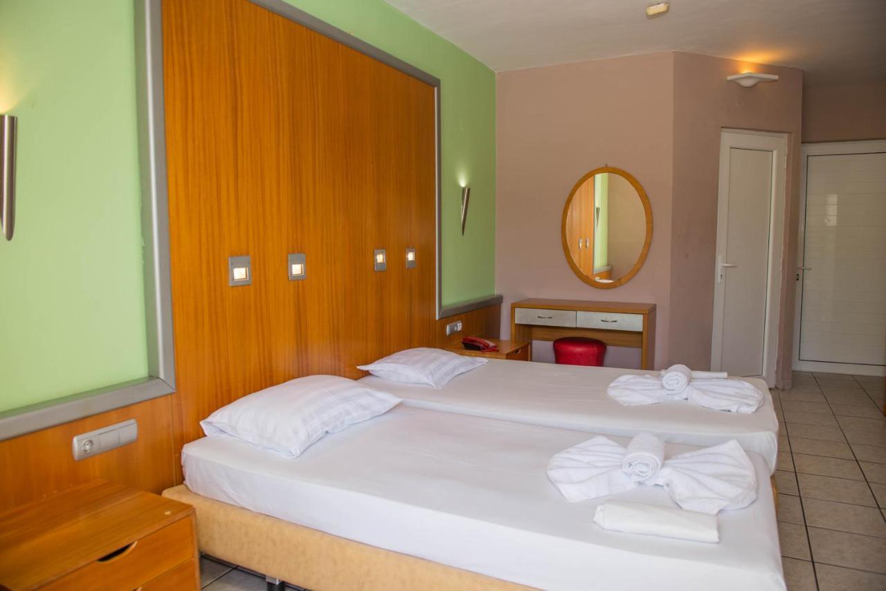 Mojo Hotel Laganas Esterno foto